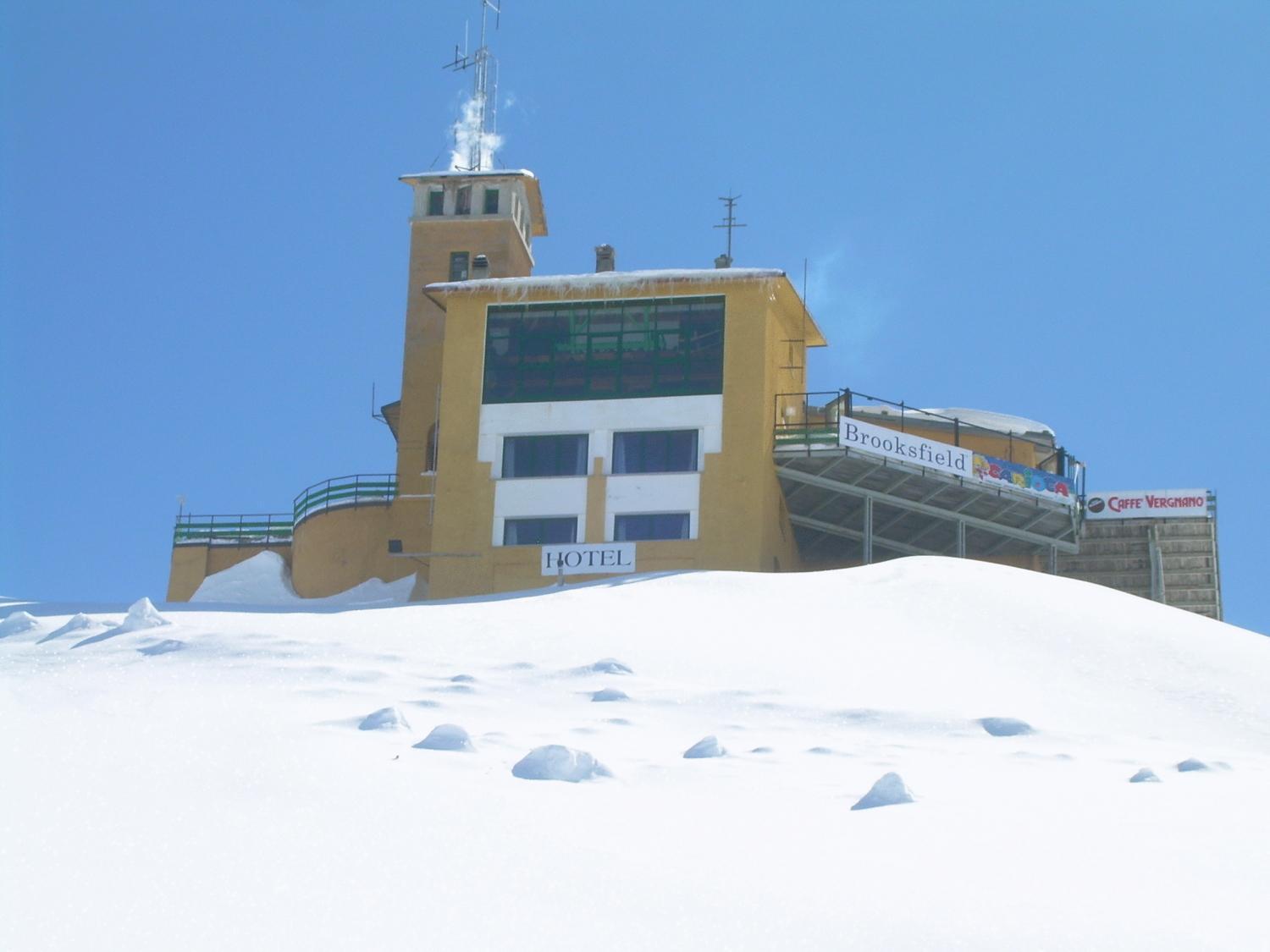 Tana Della Volpe Hotel Sestriere Exterior photo